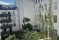 Top Anbindung, Blick in den grünen Innenhof inkl. Stellplatz. Nähe Jörgerstrasse und Kreuzgasse