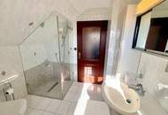 Grünes Refugium mit Pool, Terrasse und herrlicher Aussicht