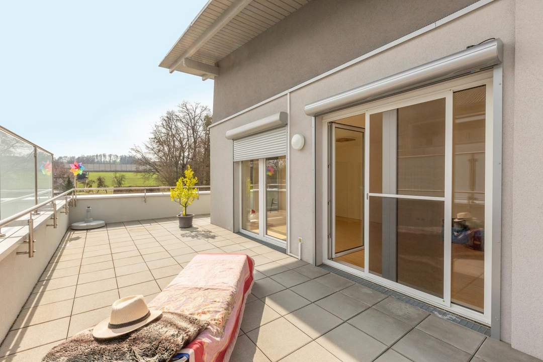 Höhenluft - Tolle 4-Zimmerwohnung mit wunderschöner Dachterrasse!