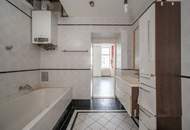 **Hannovermarkt** Renovation Opportunity: 3-Room Period Apartment with Approved Balcony – Airbnb Suitable
