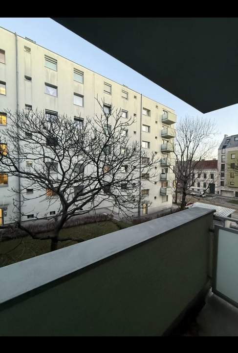 Großzügige Familienwohnung 4-Zimmer in 1140 Wien mit 2 KFZ Stellplätze - PRIVATVERKAUF!