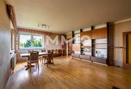Zweifamilienhaus in schöner grüner Lage mit Swimming-Pool, Sauna.
