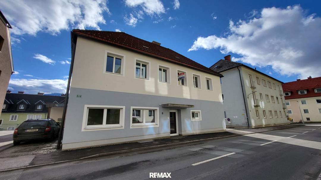 Dachgeschoß-Wohnung in Zentrumslage zum SELBSTAUSBAU