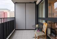 Teilmöblierte 2 -Zimmer-Wohnung mit Loggia und extras im Haus!