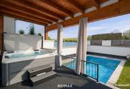 Traumhaftes Reihenhaus mit Pool, sonnigen Terrassen, Balkon und herrlichem Ausblick