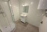 Einziehen &amp; wohlfühlen: Renovierte Wohnung mit Parkplatz