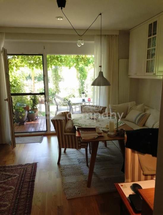 Exklusives Gartenapartment mit Südwest-Terrasse und Eigengarten