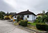 Vollunterkellerter Holzriegel-Bungalow in Amstetten-Neufurth samt Garten, Pool &amp; Carport!