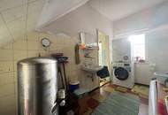 Renovierungsbedürftiges Haus mit herrlichem Garten