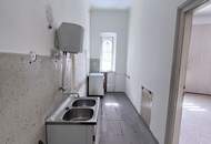 Top geteilte Altaubwohnung in generalsanierten Altbau | Lichtdurchflutet | sanierungsbedürftig