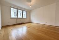 1160! Entzückende und helle 2-Zimmer DG-Wohnung nahe Stadthalle!