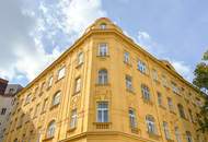 Helle Dachgeschoßwohnung mit Terrasse auf einer Wohnebene
