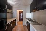 ++Q18++ Renovation-needed 3-room old building flat, lots of potential