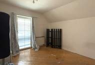 Zweifamilienwohnhaus mit großem Grundstück
