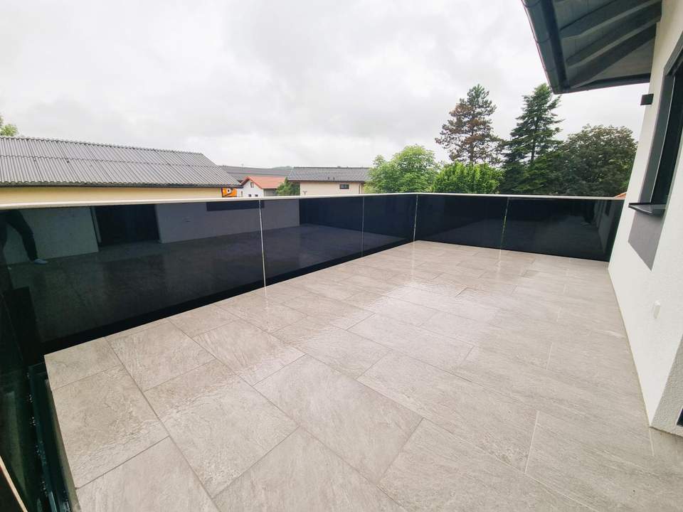 Exklusive 2-Zimmer-Wohnung mit sonniger Süd/West-Terrasse in Jeging