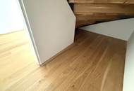 Neuwertige 4 Zimmer DG-Wohnung! Luftwärmepumpe für Fußbodenheizung und -kühlung! Blower-Door-Gutachten!