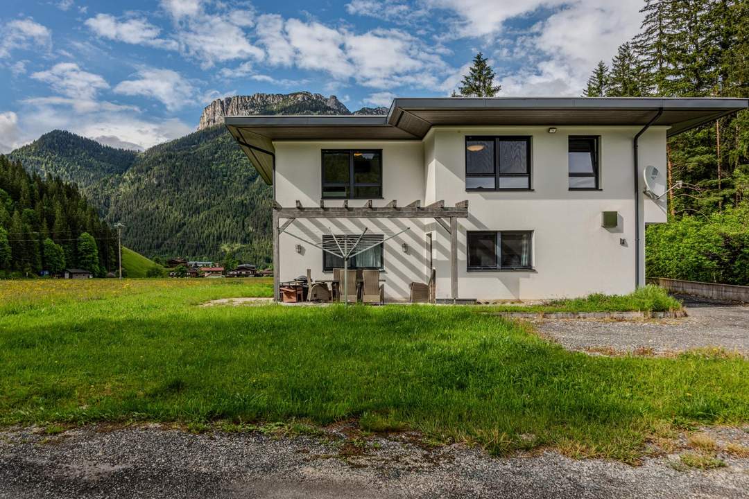 Modernes Einfamilienhaus in ruhiger, sonniger Lage mit wunderschönem Panoramablick