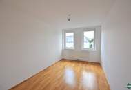 Helle 5-Zimmer-Wohnung mit Westbalkon, Klimaanlage und Tiefgarage