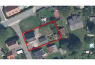 Älteres Wohnhaus mit freistehender Garage samt Nebenraum und Garten in Ruhelage