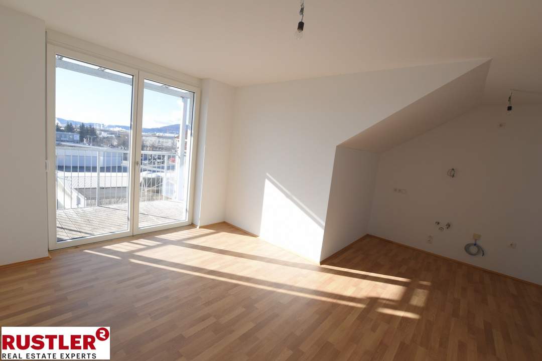 TOP DACHGESCHOSSWOHNUNG | 3-ZIMMERWOHNUNG MIT SONNIGER BALKON