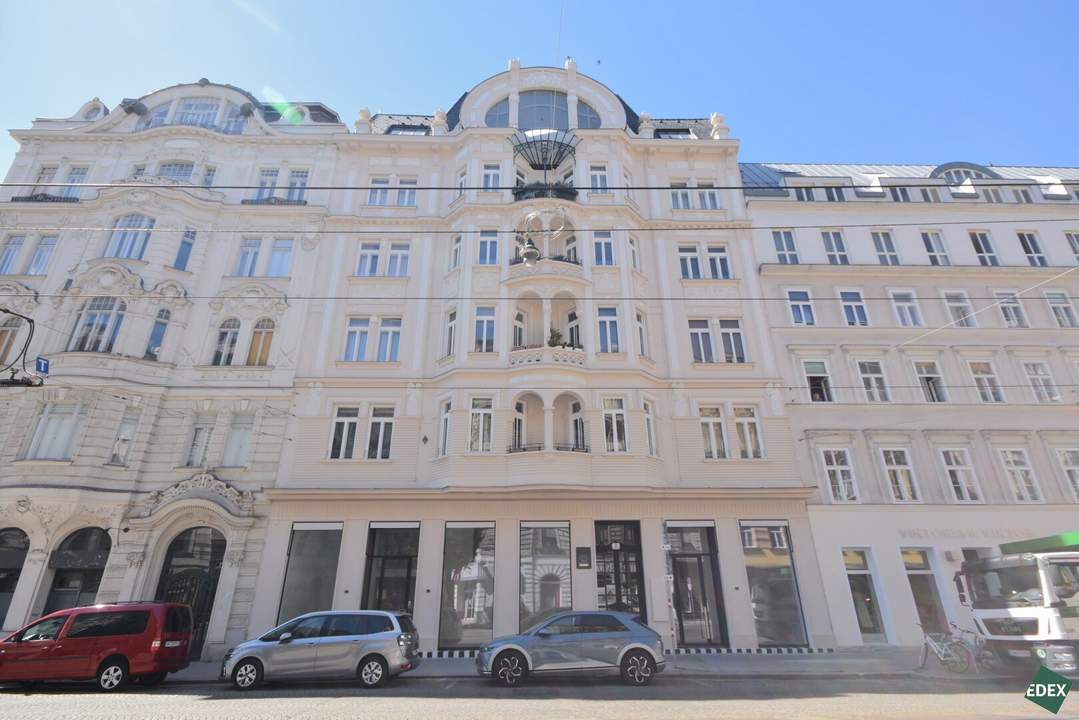 ERSTBEZUG | Verkaufsfläche mit guter Sichtbarkeit und Galerie