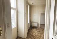 Bandgasse / Sanierungsbedürftige 2 Zimmer Wohnung Dachgeschoß / Charmanter Altbau
