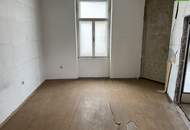 Altbau-Villa mit prunkvoller Fassade in Knittelfeld zur Sanierung mit Garten und Parkplatzmöglichkeiten