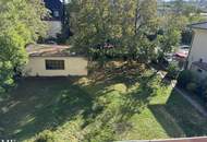 Top sanierte DG-Wohnung mit Balkon / nur 3 Wohneinheiten im Haus