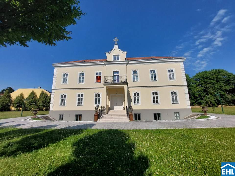 Stilvolle 4-Zimmerwohnung in historischem Klostergemäuer an der Maurer Lange Gasse