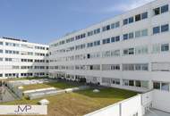 Helle Büro- oder Werkstattflächen mit Rampe