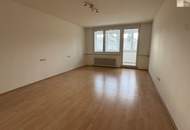 Gut geschnittene 1-Zimmer-Wohnung mit Loggia und Entwicklungspotenzial