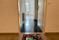 Altbau-Flair am Fuße der Hohen Warte! Neben dem Setagayapark! Gute Anbindung ins Stadtzentrum! Saniertes Altbau-Zinshaus!