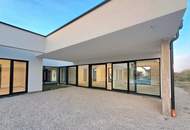 NEUER PREIS Exklusiver Wohntraum – Neubau-Bungalow mit Pool &amp; Doppelgarage - Erstbezug