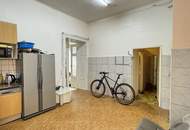 Sanierungsbedürftige, charmante 4-Zimmer-Wohnung mit großem Potenzial zur individuellen Gestaltung in repräsentativem Altbau!