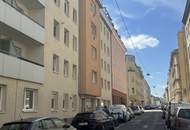 Top Anbindung, Blick in den grünen Innenhof inkl. Stellplatz. Nähe Jörgerstrasse und Kreuzgasse