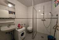 Haus mit zwei Wohneinheiten und Gartenidylle