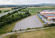 Direkt an der A1 alles Asphaltiert