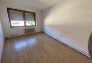 "Jungfamilienwohnung mit Garten und Parkplatz"