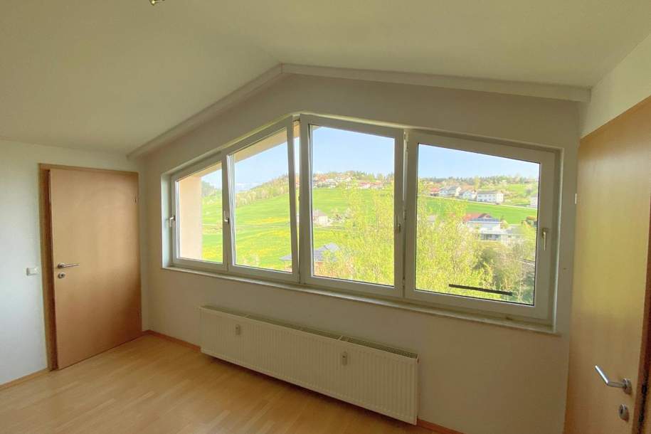 110 m² Dachgeschosswohnung mit Weitblick und Einbauküche, Wohnung-miete, 955,18,€, 4150 Rohrbach