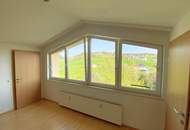 110 m² Dachgeschosswohnung mit Weitblick und Einbauküche