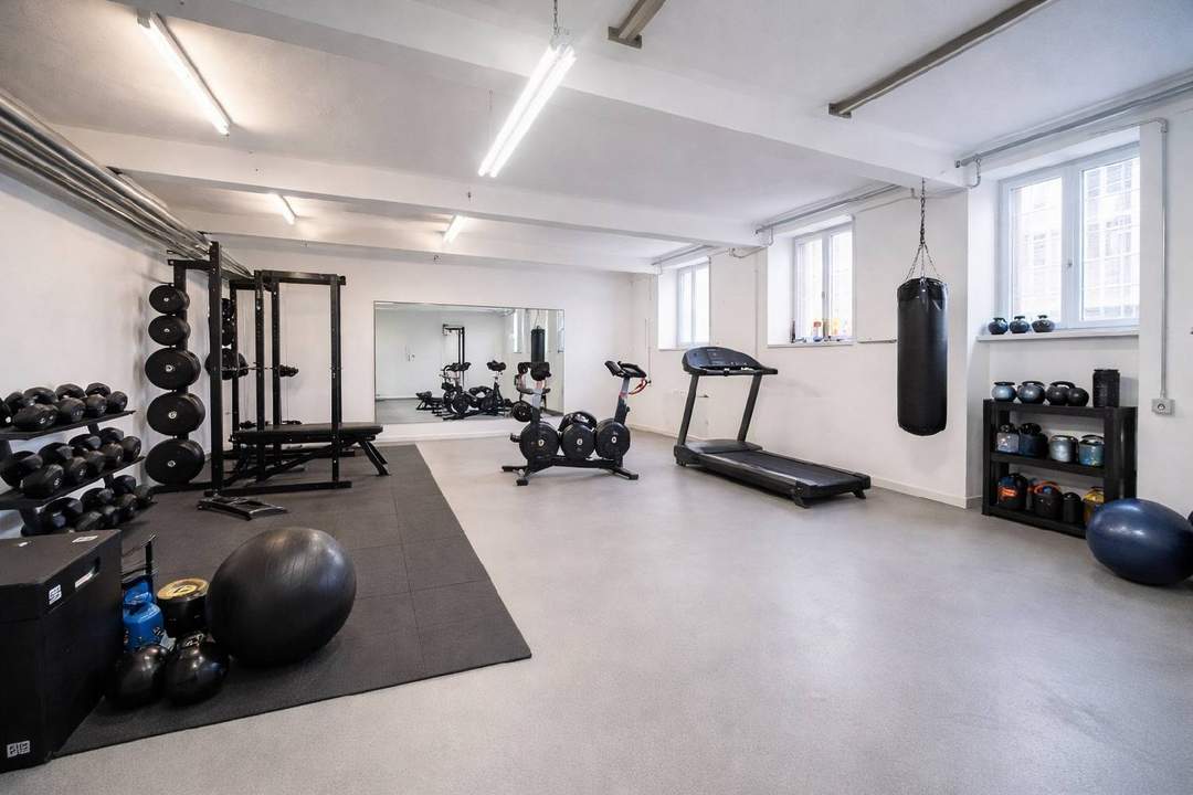 Geräumiges Lager/Hobbyraum am Arenbergpark zu mieten -KEIN DIREKTER STRASSENZUGANG!