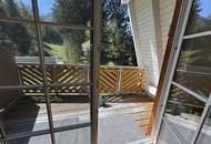 Charmante 3-Zi DG-Wohnung mit moderner Küche - RUHIGE Aussichtslage - Loggia &amp; Carport