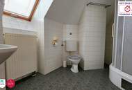 Lichtdurchflutete Dachgeschoss-Maisonette mit zwei Wohlfühl-Terrassen und Tiefgaragenplatz