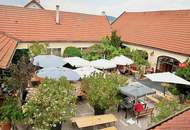 Tradititioneller Vierkanthof mit 2 Wohnhäusern, Heurigenlokal & Hofladen Nähe Stift Göttweig bei Krems