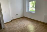 Neu, modern &amp; einzigartig - Wohnen mit Charakter in Steyr Münichholz! Umfassend sanierte 2 Zimmer-Wohnung mit außergewöhnlichem Grundriss, praktischem Abstellraum und Luxus-Badezimmer mit ebenerdiger Dusche!