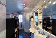 Charmantes Zweifamilienhaus mit idyllischem Naturpool