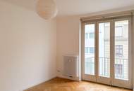 Unmittelbare Naschmarkt-Nähe: Sehr helle Altbauwohnung