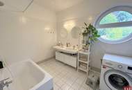 Modernes Reihenhaus mit drei Terrassen, kleinem Garten und Parkplatz in ruhiger Bestlage