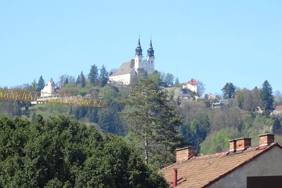 Stadthaus mitten in Linz mit derzeit 10 Kleinwohnungen und baubewilligtem Aufstockungsprojekt für zusätzlich 6 Wohnungen