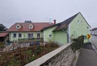 RARITÄT IN HOLLABRUNN: CHARMANTES, SANIERUNGSBEDÜRTIGES LANDHAUS MIT BAULANDRESERVE IN SEHR GUTER WOHNLAGE MIT HERRLICHEM GARTEN SAMT ALTBAUMBESTAND